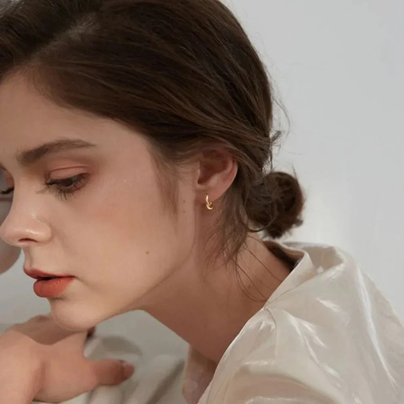 925 Sterling Silver Twist Huggie Hoop Earrings Minimalist Small Hoops - Picture 10 of 12